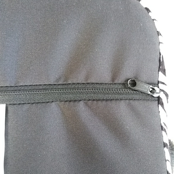 NWOT Health Touch Vibrationg Foot Massager with Comfort Fabric Black White - Picture 10 of 16